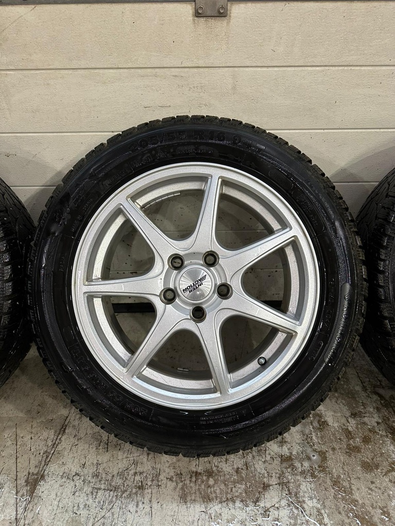 VOLVO/FORD  TALVIRENGASSETTI 205/55R16 KORMORAN NASTA