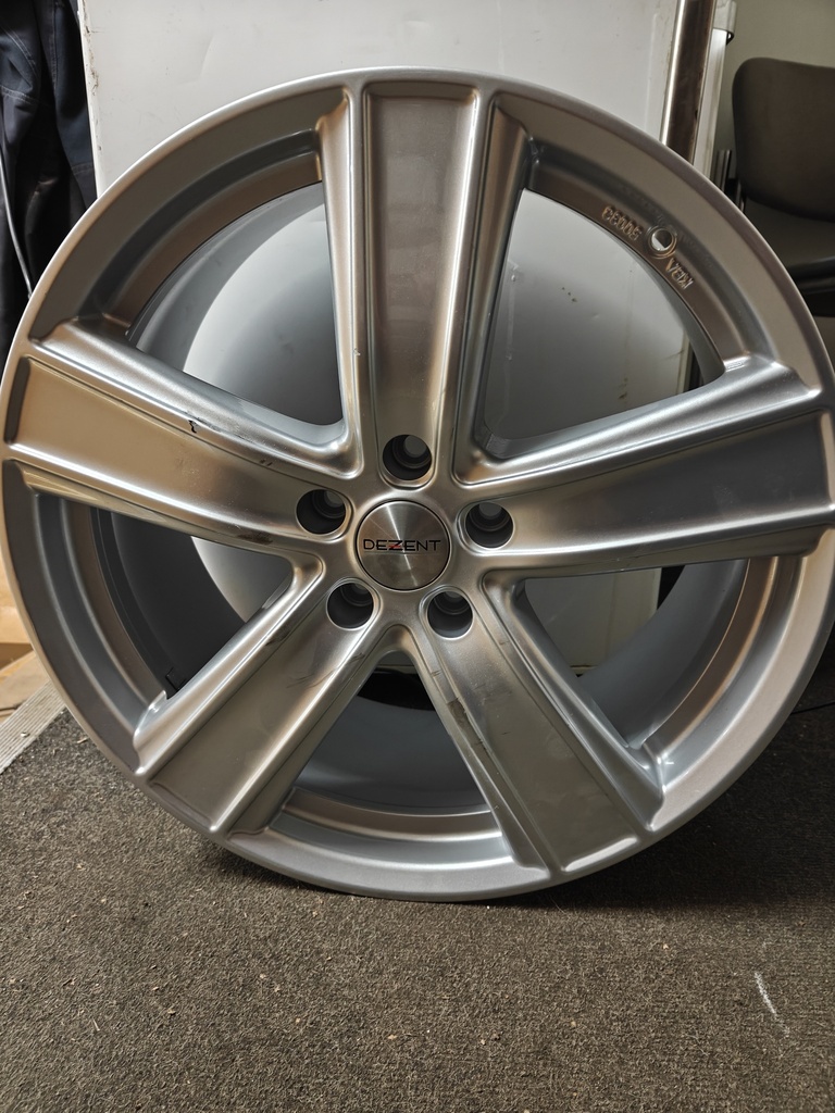 DEZENT TY  SILVER 7.5x19 5/112 ET50 CB66,6