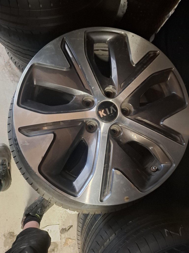 KIA VANNE  7X17  ET 50 SISÄLTÄÄ  RENGASPAINETUNNISTIMET