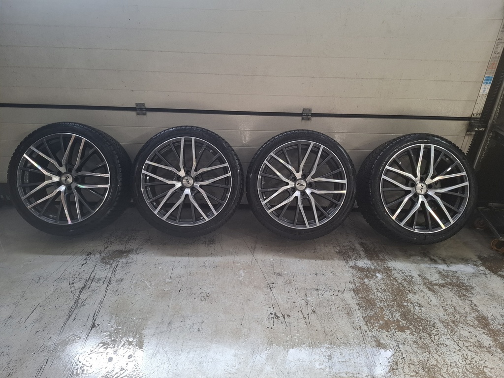 BMW X5/X6 VANNE  AEZ 10X21 +KITKARENKAAT DUNLOP 295/35R21