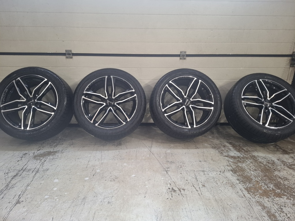 245/45r18 NOKIAN HAKKA BLACK+8,5X18 5X112 IMAGE VANNE 45ET  ESIM VITO