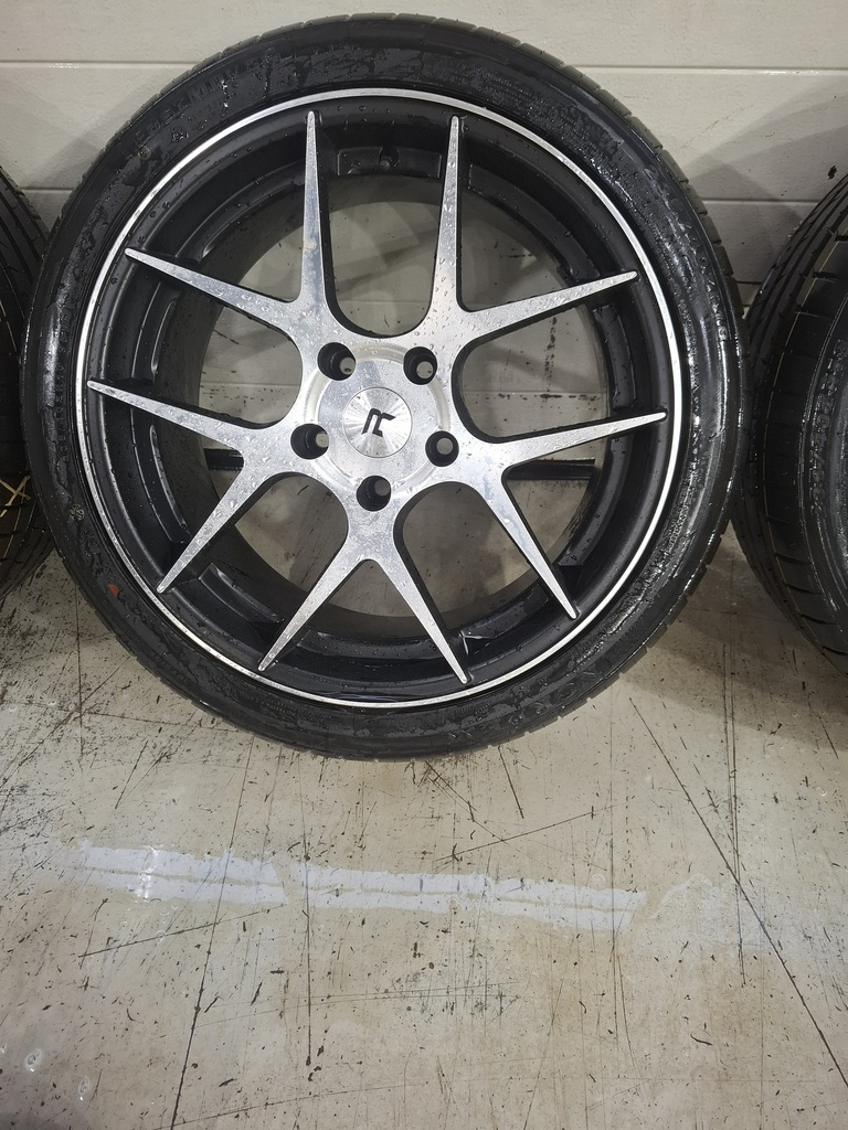 BMW R-SERIES VANNE  8X18 ET35