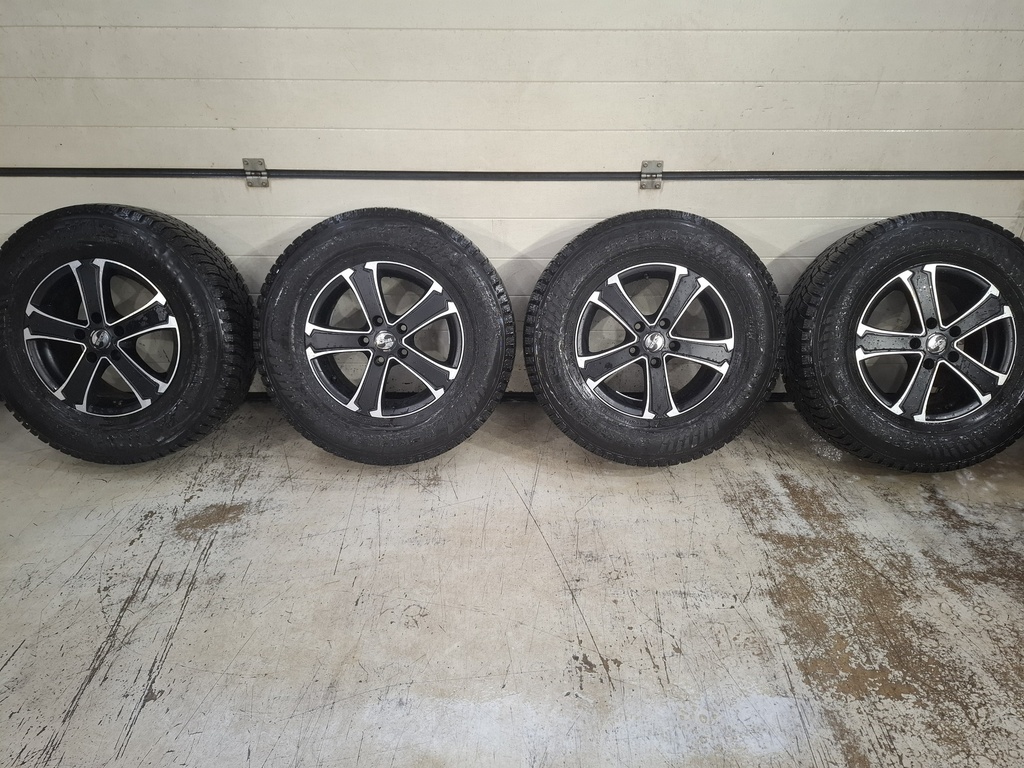 225/75R16 NOKIAN HAKKAPELIITTA CR 4+ 7X16 SPAHT 5X118 VANNE