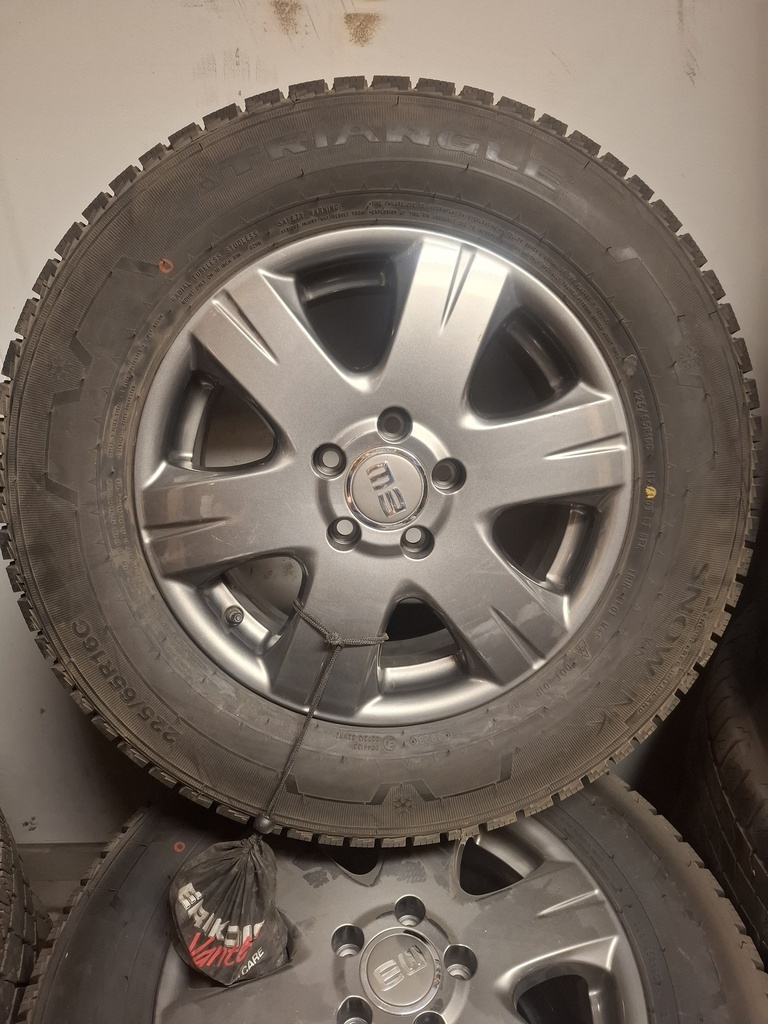 Käytetyt MB VITO KITKARENKAAT 225/65R16+ ALUMIINI VANTEET