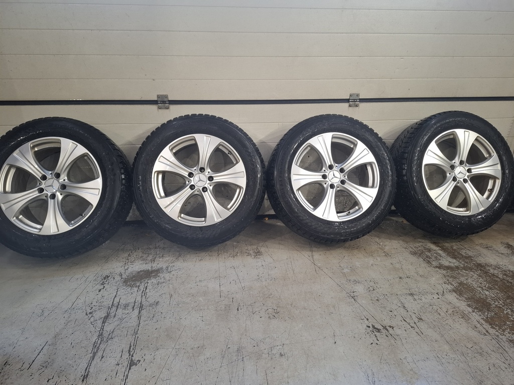 MB GLC ORGINAL VANNE 8X18 ET 38+NOKIAN HAKKAPELIITTA 9 SUV DOT 4020
