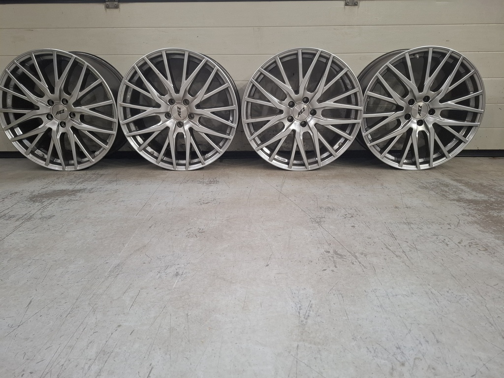 KÄYTETYT AEZ VANNE 5X112  9X20  ET 44/57+rengaspaine tunnistimet