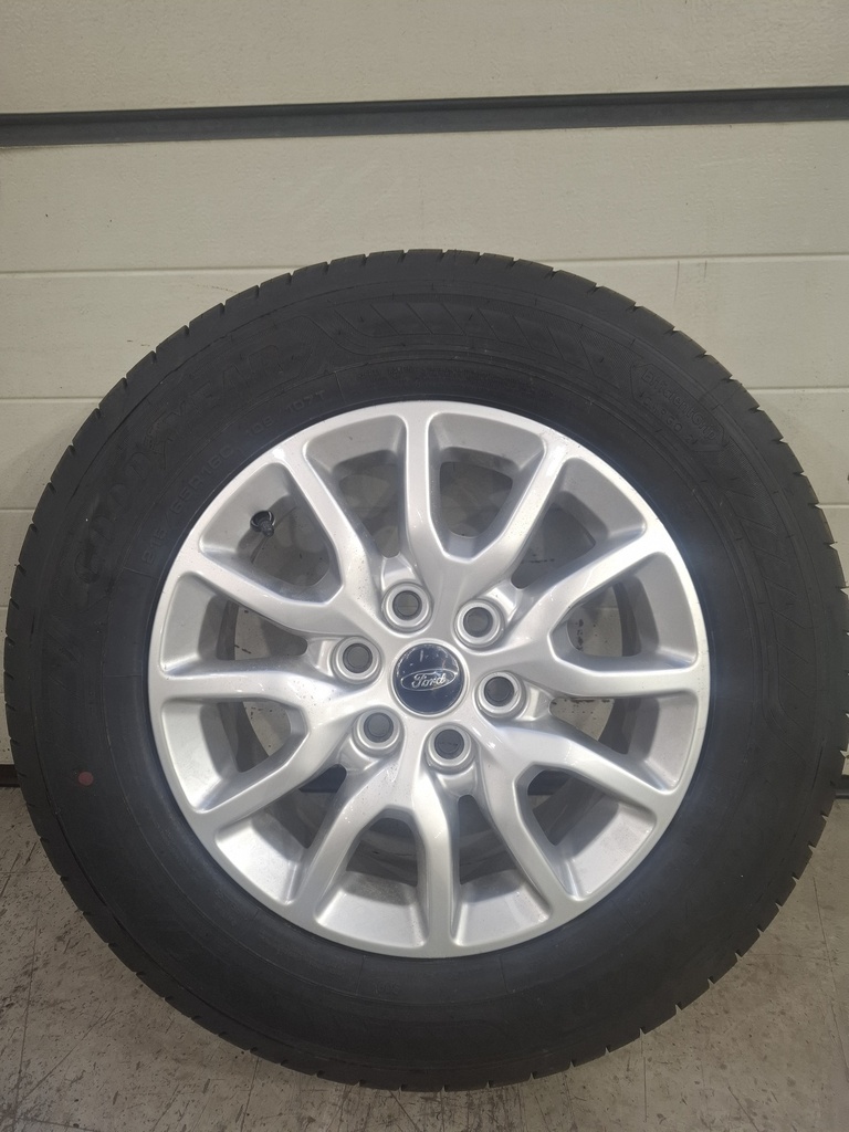 Ford Transit Custom  215/65r16c Nastarenkaat+vanne   6x120( sisältää rengaspaineanturit)