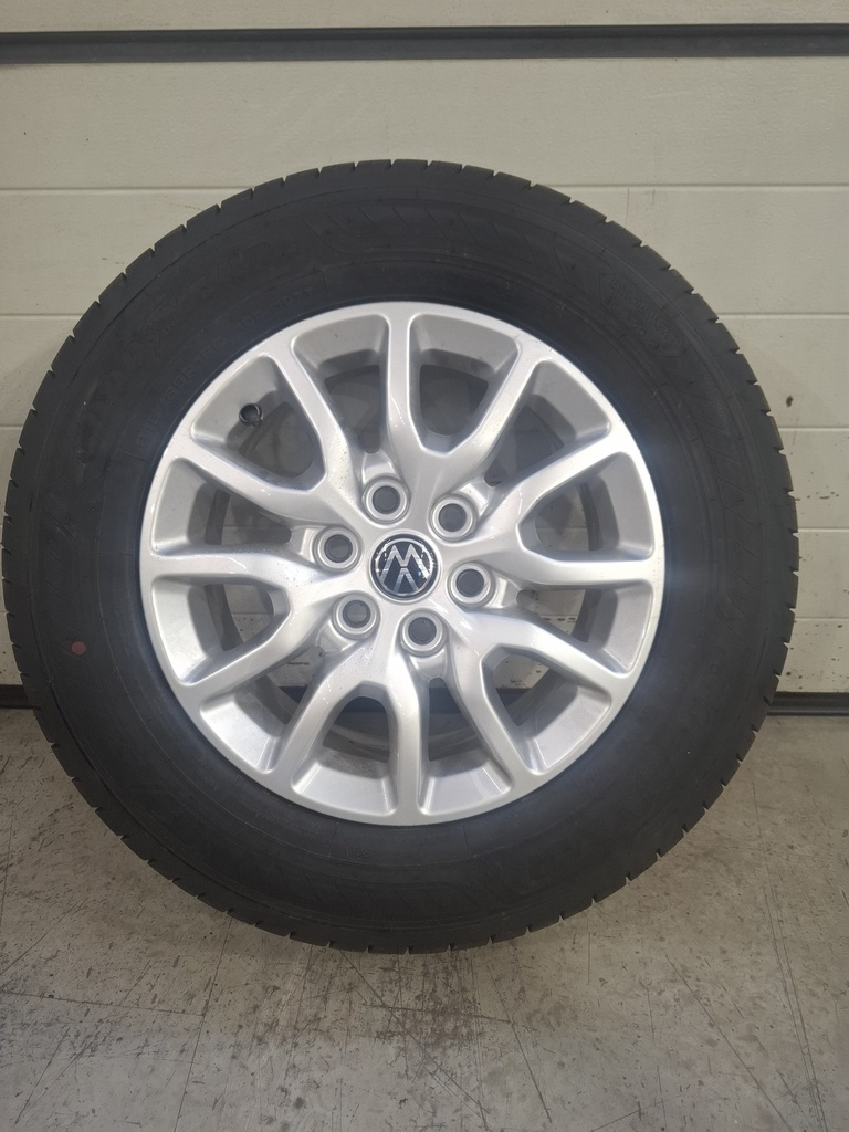 VW Transporter T 7 215/60r17  6x120 vanne orginal+nastarengas+rengaspainetunnistimet