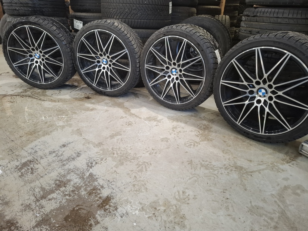 BMW  19" ALUVANTEET+235/35R19 MICHELIN KITKAT