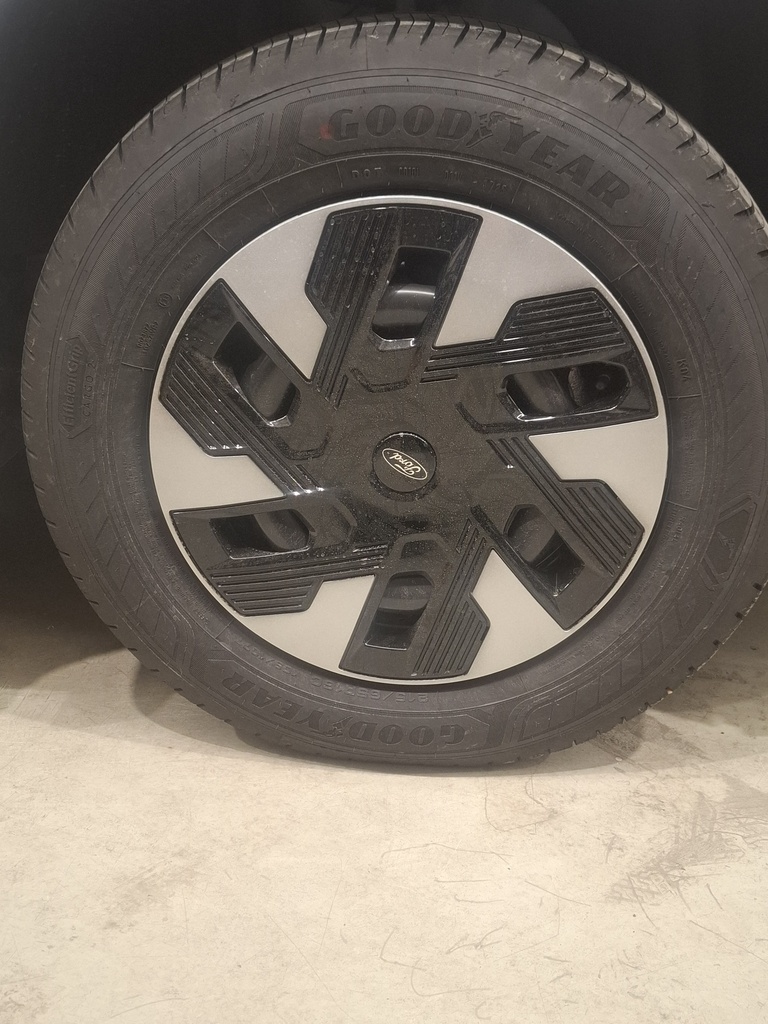 FORD CUSTOM KESÄRENGASSETTI  SISÄLTÄÄPÖLYKAPSELIT 16"