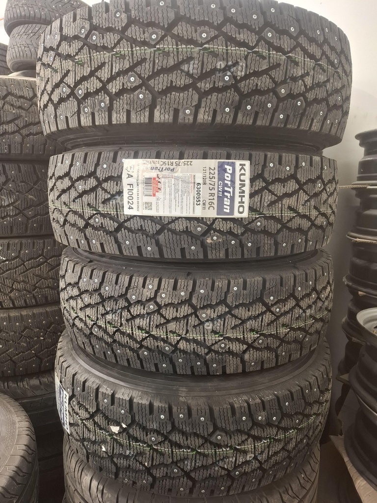 uusi MB SPRINTER 4X4  NASTARENGASSARJA   sis rengaspainetunnistimet  ak