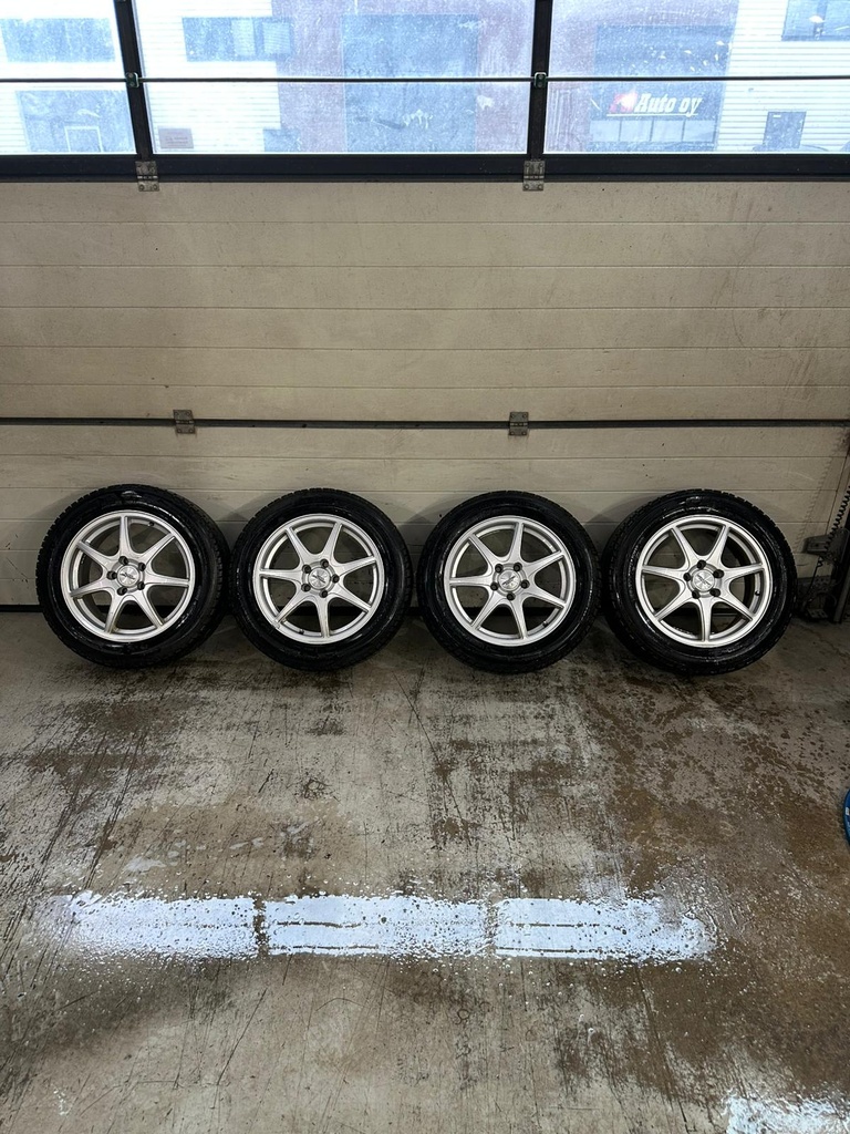 VOLVO/FORD  TALVIRENGASSETTI 205/55R16 KORMORAN NASTA